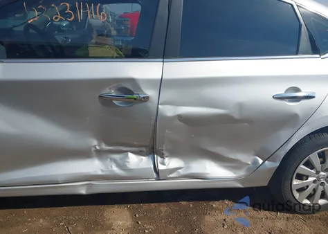 2015 Nissan Sentra Fe+ S/S/Sl/Sr/Sv z USA, uszkodzony, nr VIN 3N1AB7AP1FY250528